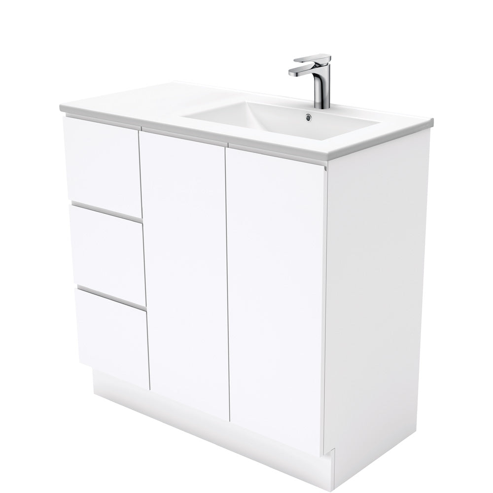 Dolce Fingerpull Gloss White 900 Offset Vanity on Kickboard, Right Basin