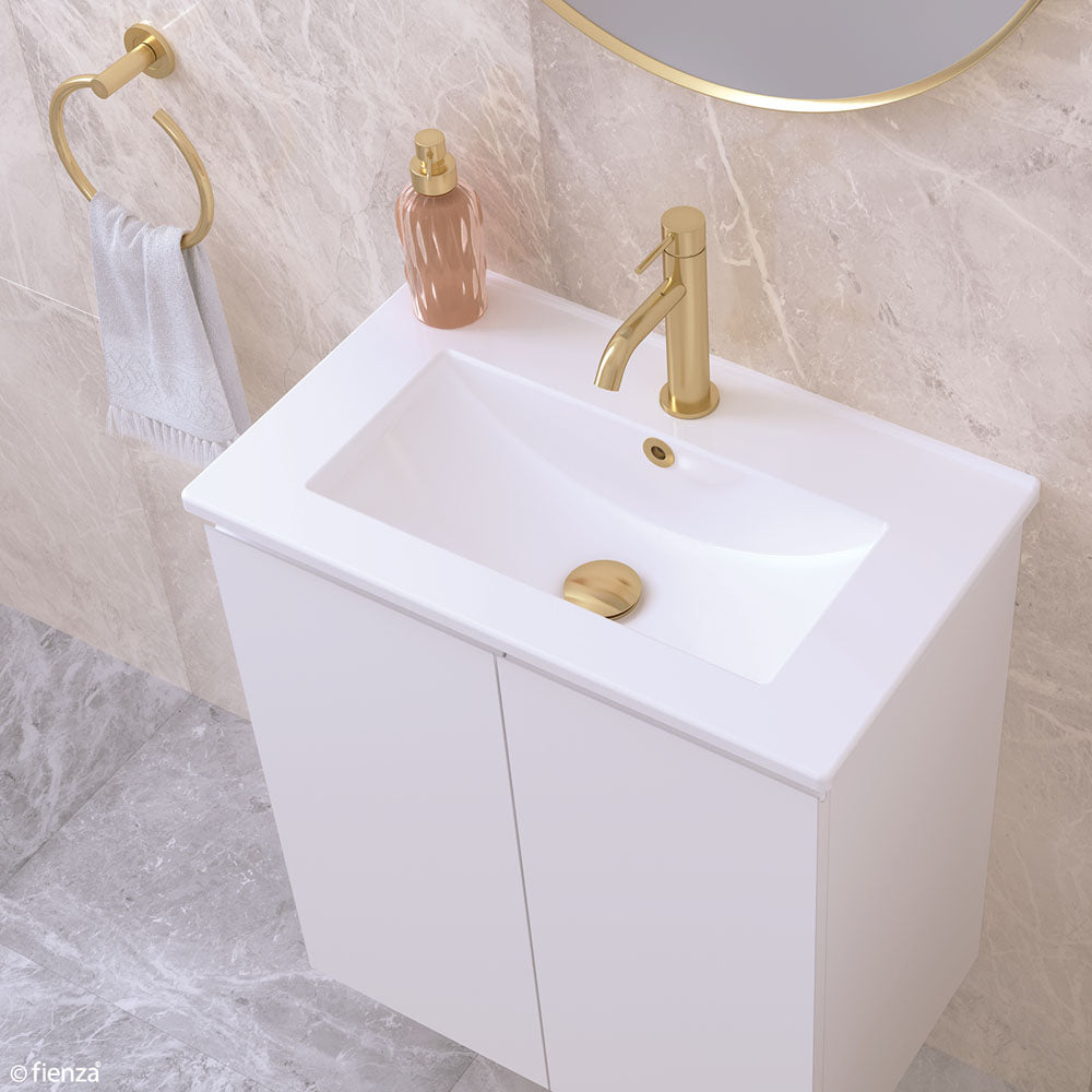 Siska Slim 600 Vanity on Kickboard