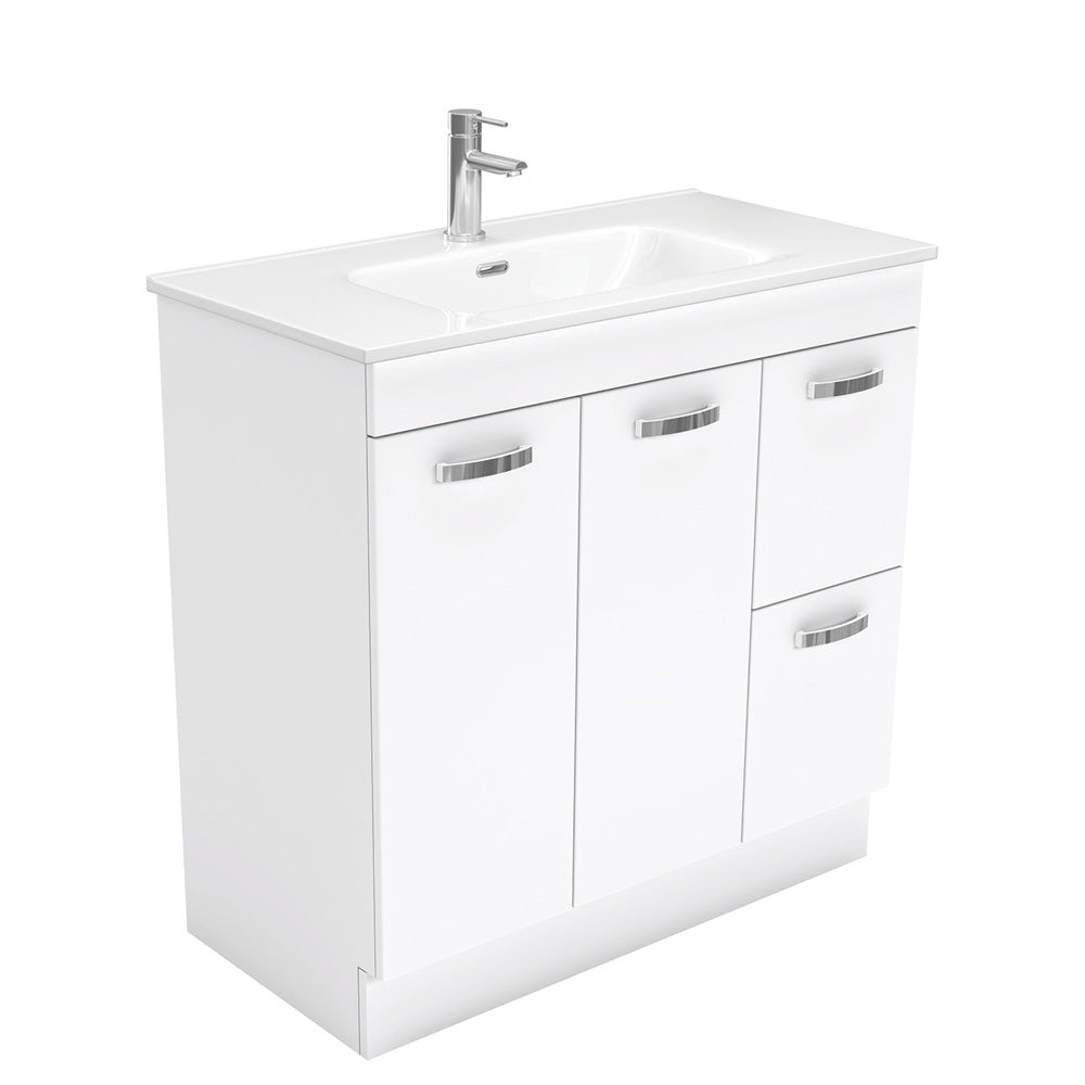 Joli Unicab 900 Vanity On Kickboard