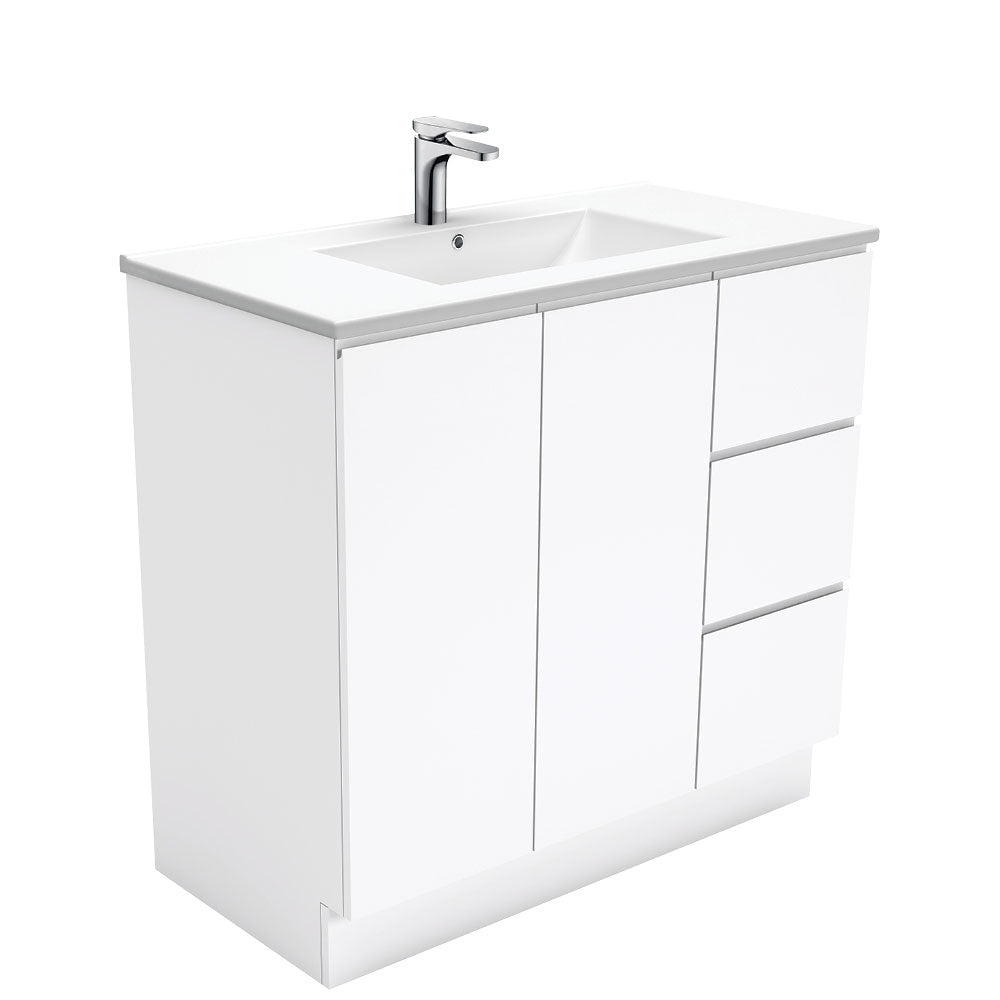 Dolce Fingerpull Gloss White 900 Vanity On Kickboard